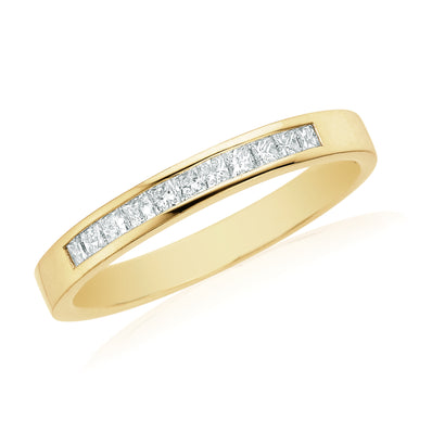 9ct Yellow Gold Princess Cut with 1/4 CARAT tw of Diamonds Ring