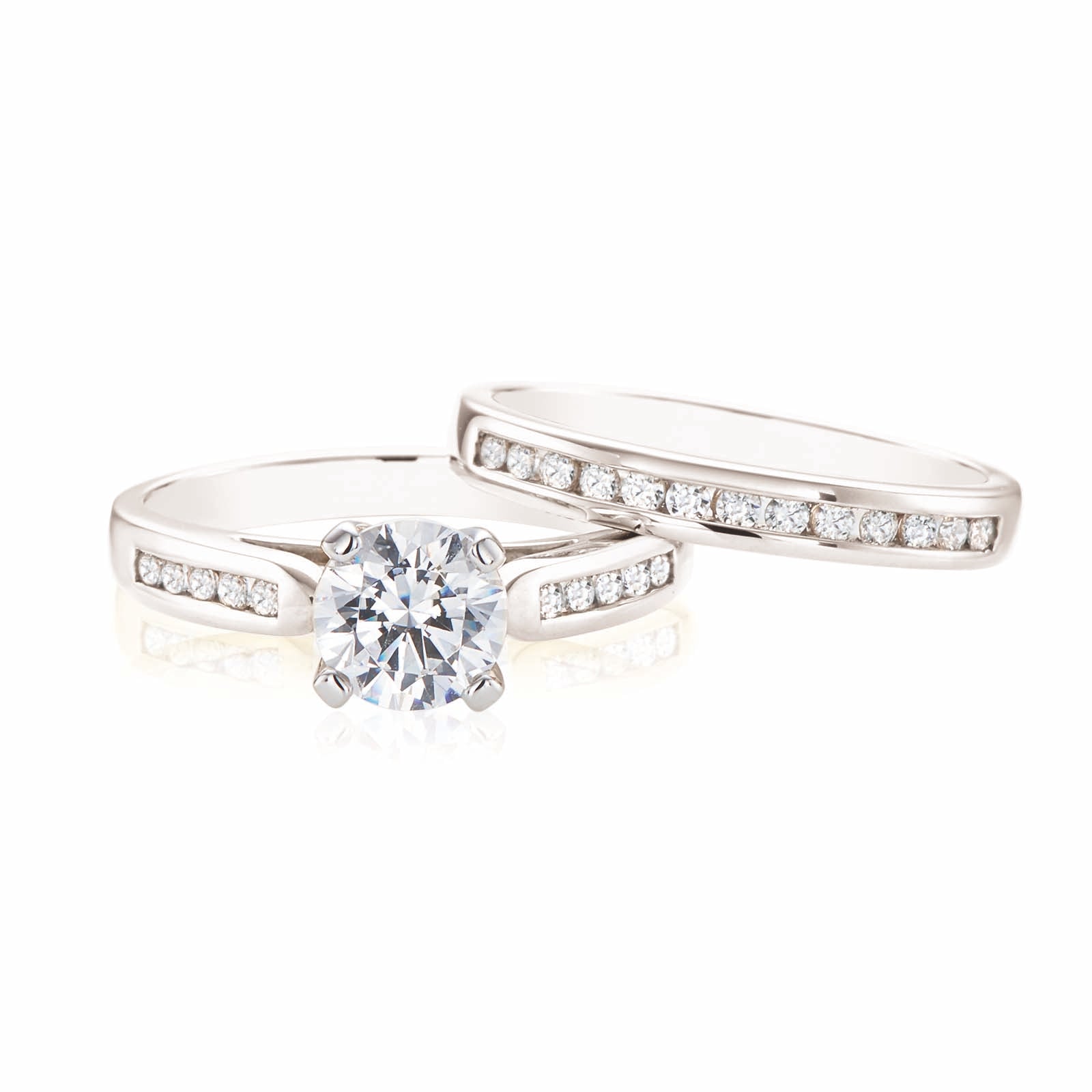 HUSH 9ct White Gold Round Brilliant Cut with 1.25 CARAT tw of Diamond Simulants Ring